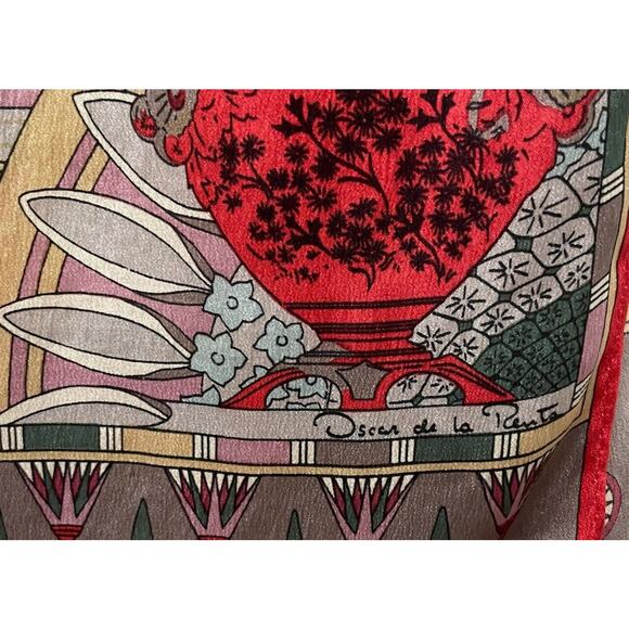 Oscar de la Renta Silk Scarf Womens Asian Multi-Color Floral Pattern VINTAGE - Picture 6 of 6